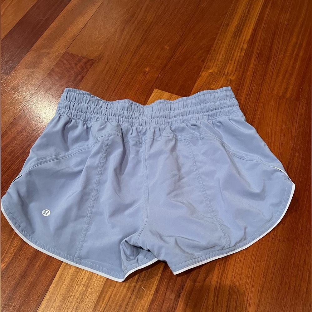 Reversible lululemon shorts size 6 (periwinkle and light blue)